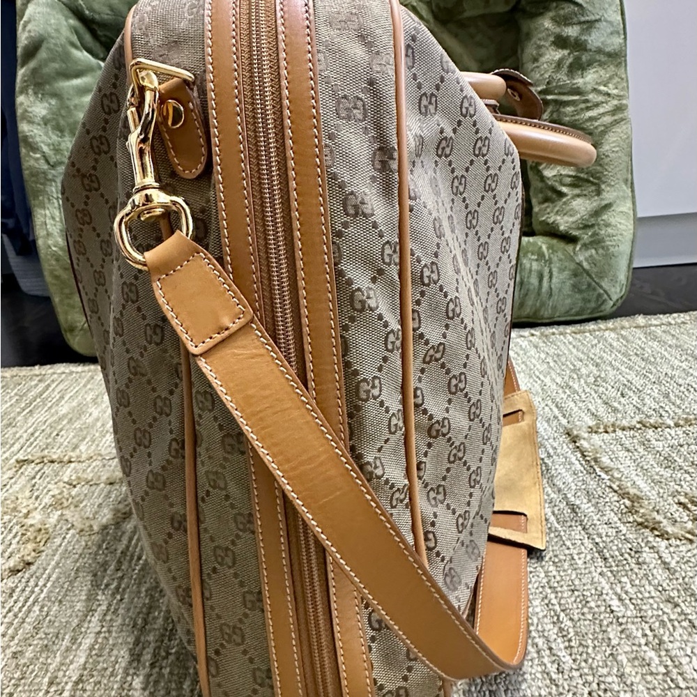 Gucci Brown Monogram Travel Bag - Picture 6 of 16